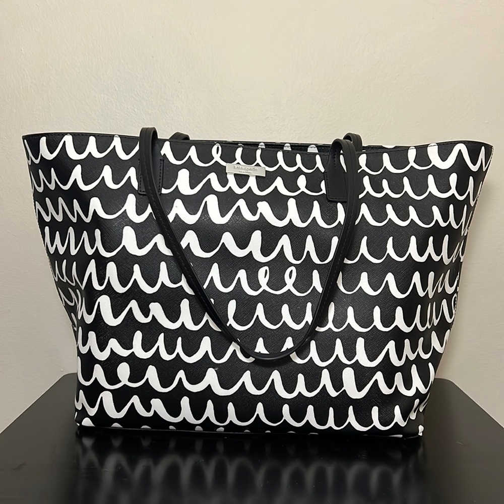 Kate Spade - Black & White handbag